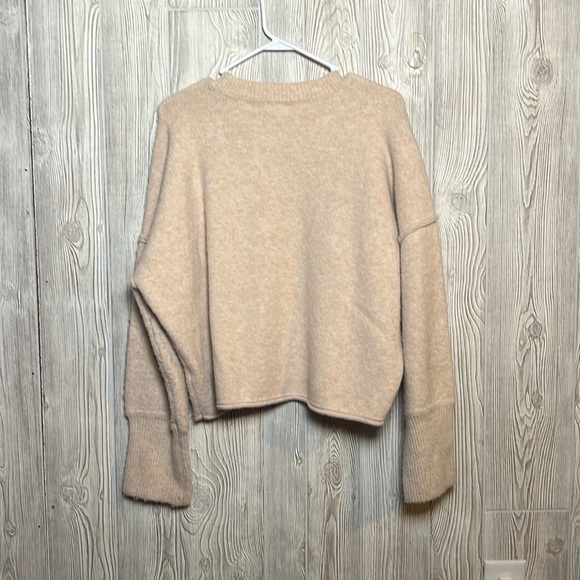 Women's Beige Sweater Oversize Sweater BDG Urban Outfitters Box Fit Size Large - Picture 5 of 5